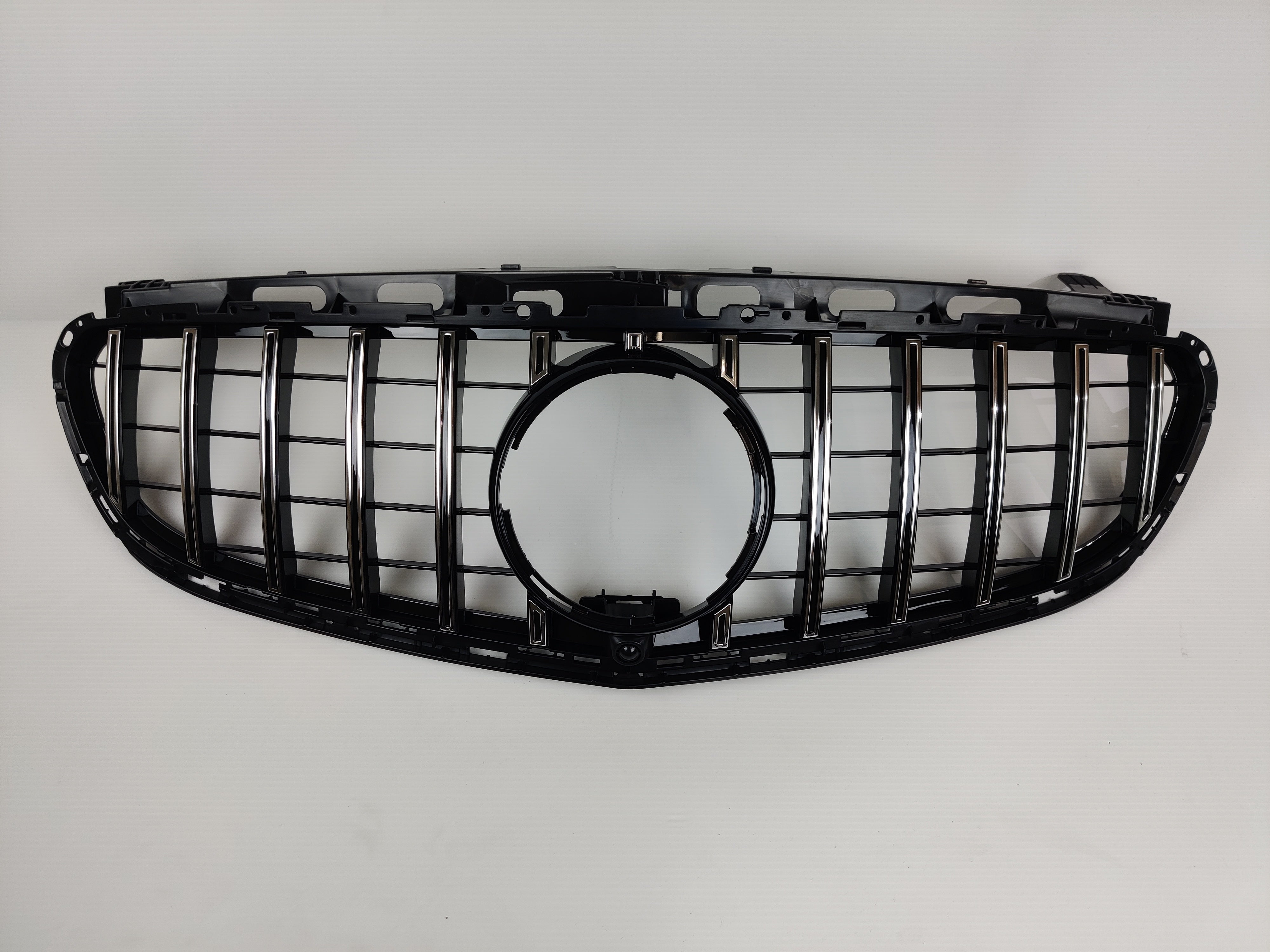 Front grille assembly for Mercedes S Class.