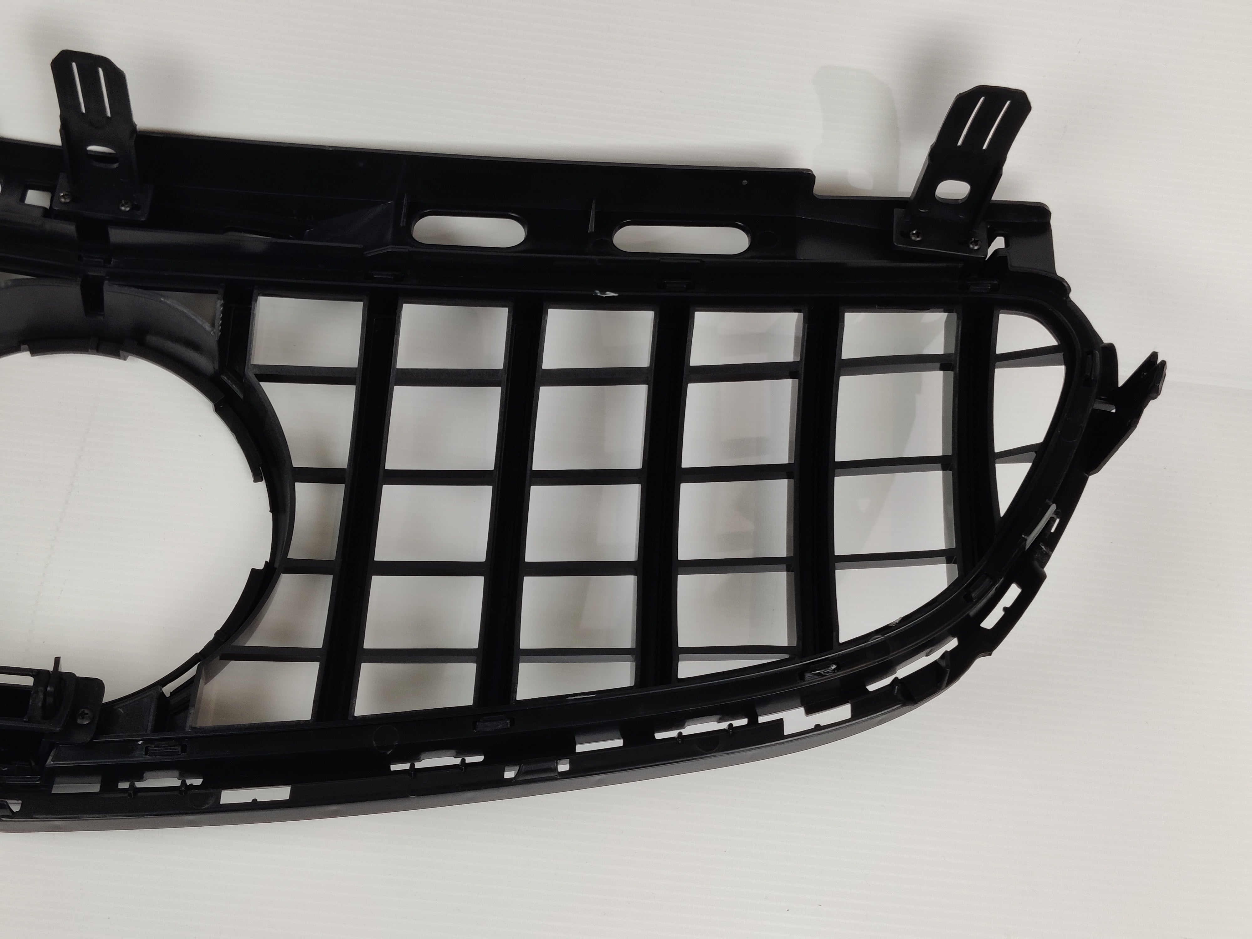 Black plastic grille for E500 E550 Front Bumper.