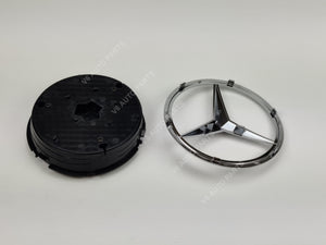 Image of Mercedes emblem and wheel cover featuring E1-C front grille emblem for GLA-Class X156 2013-2018.