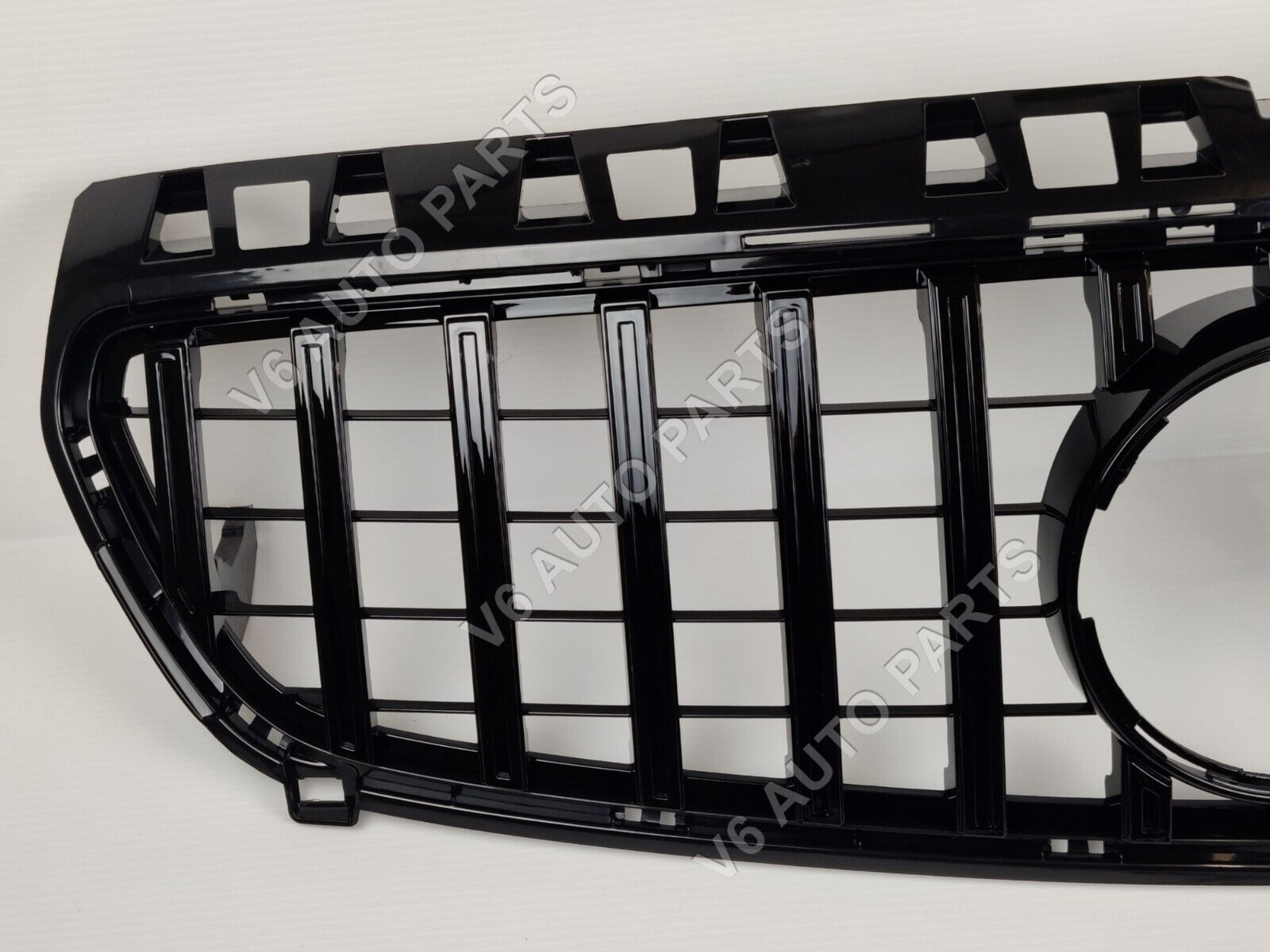 A250 gloss black radiator grille for Mercedes Benz A Class.