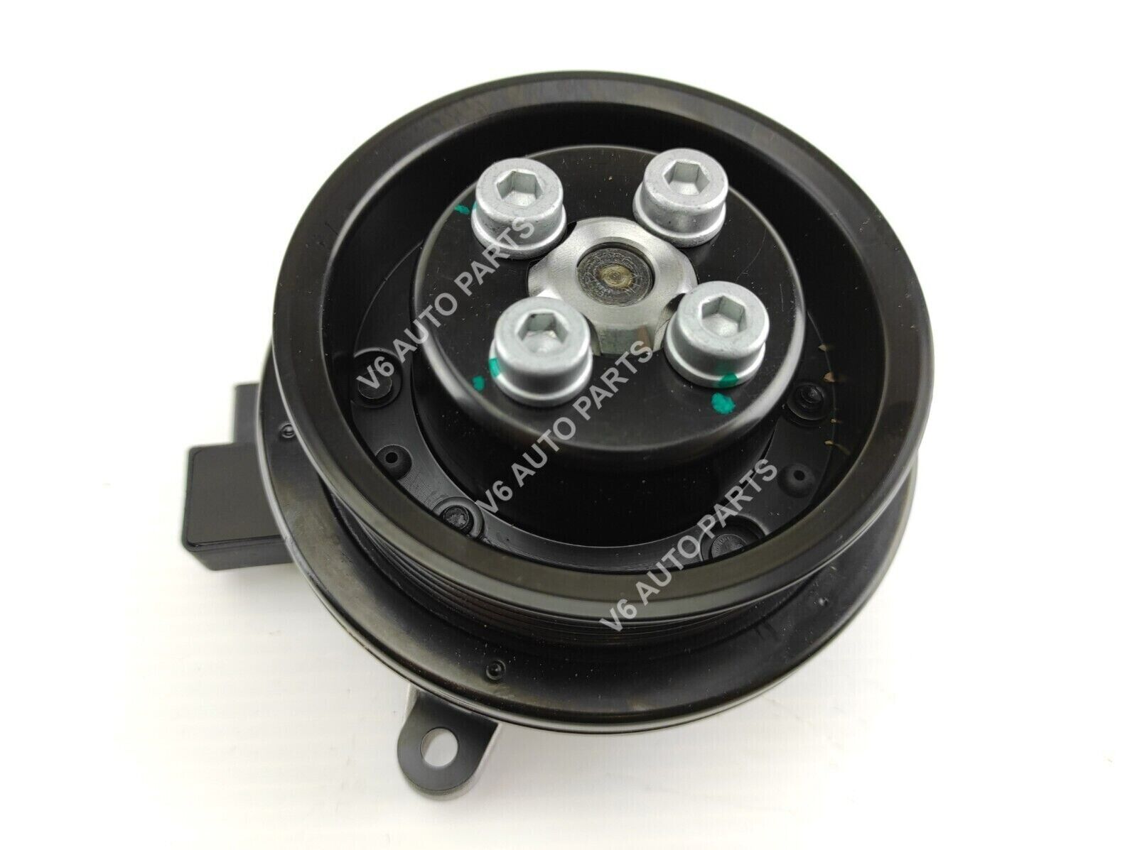 Car engine control valve exposed, 03C121004D Water Pump for 2010-2019 VW Beetle 1.4 Petrol Convertible 2 Pin Connector.