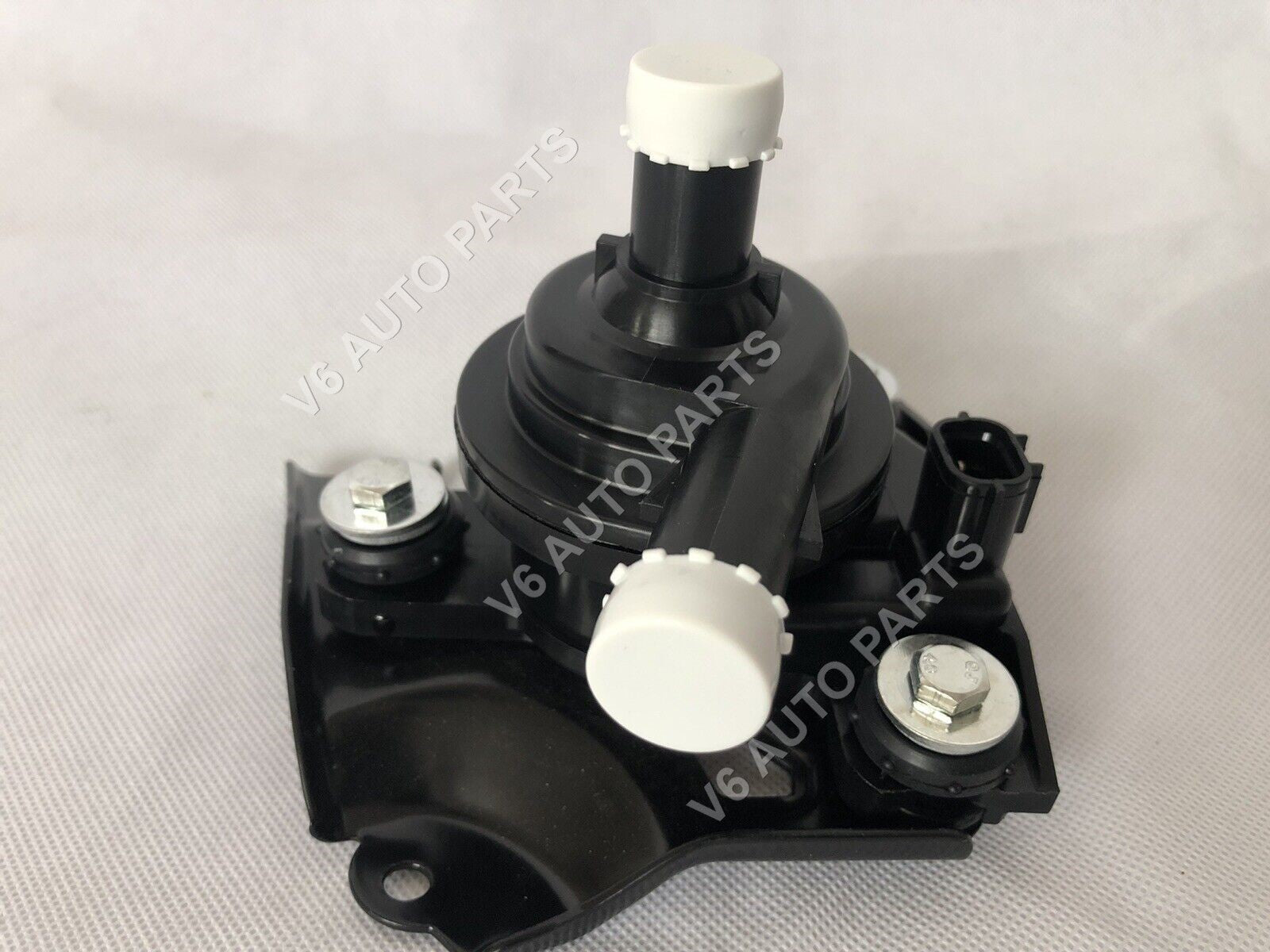 Front view of black water pump (04000-32528) for 2004-2009 Toyota Prius Hatchback 1.5L.
