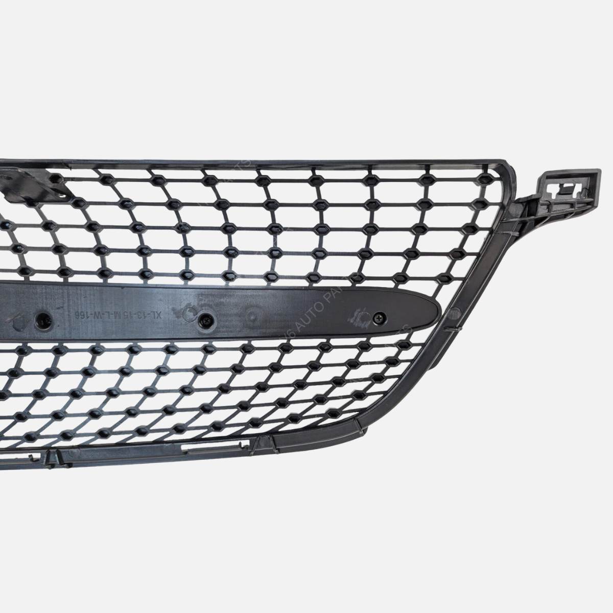 For Mercedes M‑Class W166 ML300/320/400 Front Radiator Grille (2012–2016) – Diamond Chrome