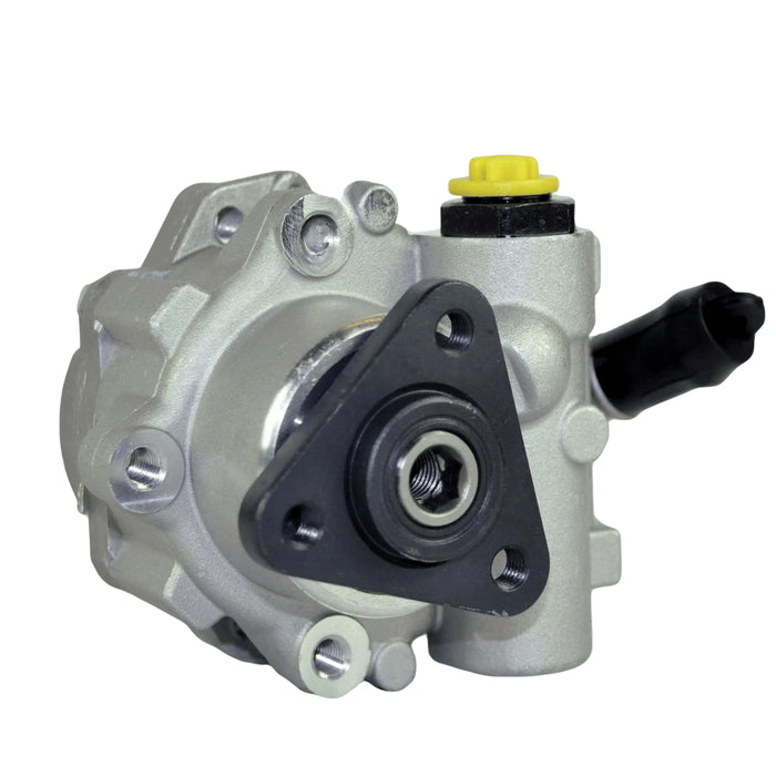 Image of black power steering pump for Land Rover Defender and Discovery 300Tdi, OEM ANR2157