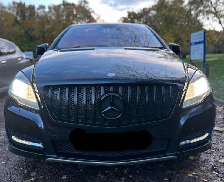 Mercedes-Benz Front Grille Emblem Badge – Black Star Logo (C-Class, B-Class, E-Class, CLA, SLK, R-Class, M-Class)