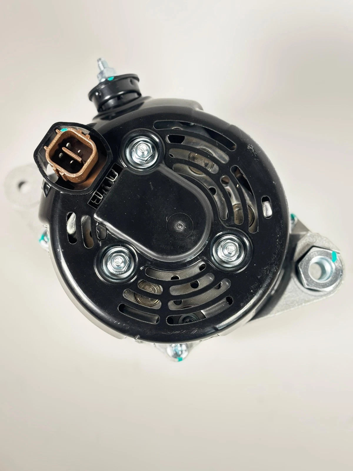 Alternator 27060-0J061 – Toyota Yaris/Vitz 1.3L VVT-i (2005–2014)