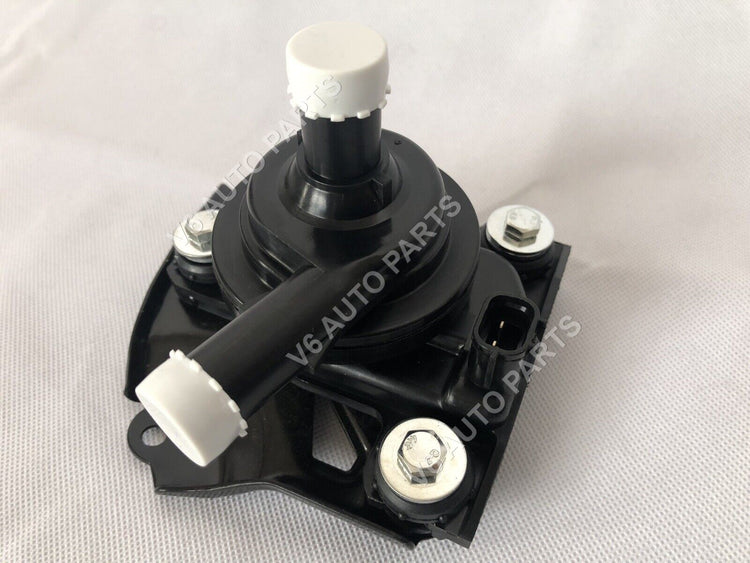 Black water pump with white buttons, part number 04000-32528, for 2004-2009 Toyota Prius Hatchback 1.5L.